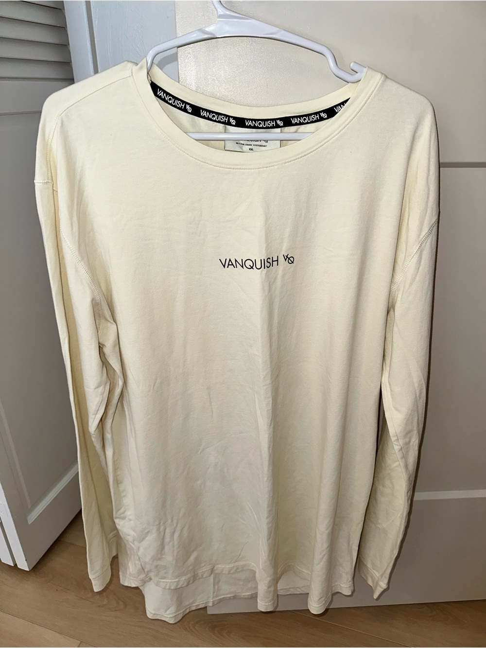 Vanquish Men's Long Sleeve Logo Tee in Cream